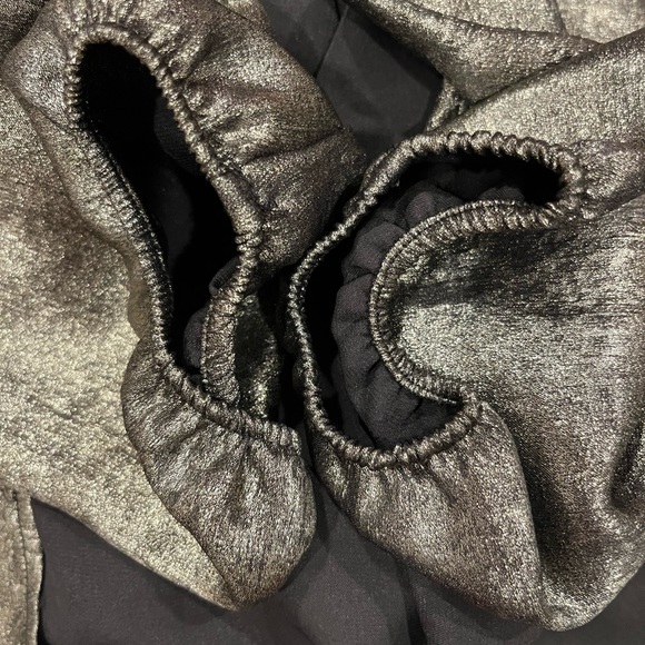 NWOT DKNY Women’s long sleeve tie- neck blouse. Size medium - Picture 8 of 8